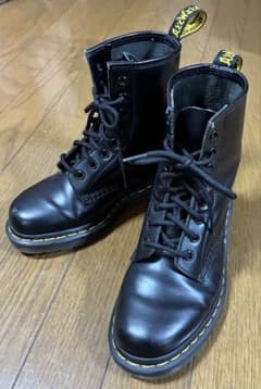 美品❗️Dr. Martens 8ホールブーツのサムネイル