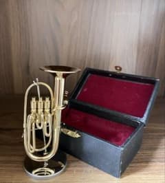 ユーフォニアム　ミニチュア楽器　専用ケース•スタンド付きのサムネイル