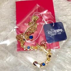 新品 未使用 Samantha Vega イニシャルチャーム Ｓのサムネイル