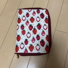 フェイラー マルチケース ポーチ イチゴ柄 - メルカリ