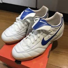 NIKE ナイキ スニーカー  インドア  フットサルのサムネイル