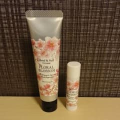【さくら様専用】AfternoonTea ハンドクリーム&リップクリームのサムネイル