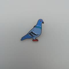 ピンバッジ】2024 ハト 鳩 鳥 動物 平和 - メルカリ