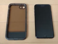 iPhone 8−256GB
・容量:256GB
・キャリア:docomoのサムネイル