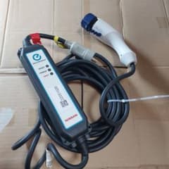 日産リーフ 充電ケーブル 3NK5Eのサムネイル