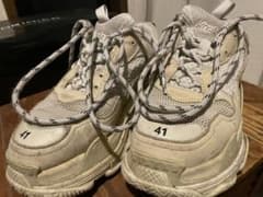 BALENCIAGA triple s ブラン【最終値下げ！】のサムネイル