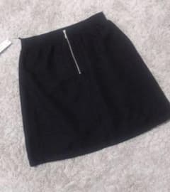 新品　スカートのサムネイル