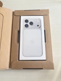 【新品未使用】iPhone 17Pro 256GB シルバー 本体のサムネイル