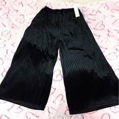 新品未使用 ローリーズファーム ベロアプリーツワイドパンツのサムネイル