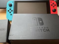 Nintendo Switch 本体 青/赤 Joy-Con付きのサムネイル