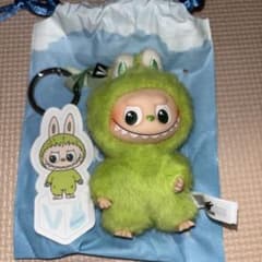 イニシャルラブブ　黄緑　Vのサムネイル