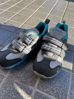 asicsスニーカー　ゴアテックスのサムネイル