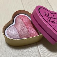 メイクアップレボリューション ブラッシングハート バースティング チークのサムネイル