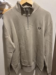 FRED PERRY ハーフジップスウェット ベージュのサムネイル