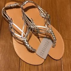 【新品】forever21 シルバーストラップサンダルのサムネイル