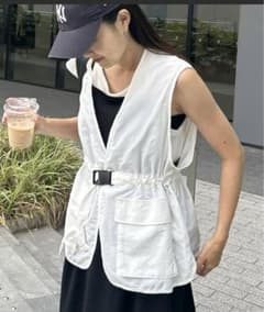 ナイロンウエストベルト付きベスト　新品未使用のサムネイル