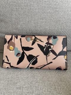 チ*コ様 【期間限定セール】Kate Spade 財布 未使用に近いのサムネイル