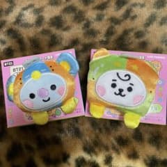 ファミマ限定 BT21 ぬいぐるみバッチ 2点のサムネイル