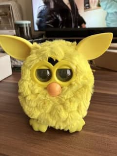 Furby ファービー　黄色　イエローのサムネイル