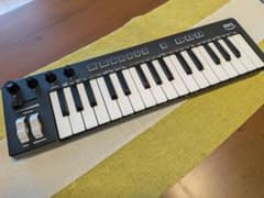 AWS DeepComposer MIDIキーボード 32鍵のサムネイル