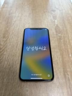 Apple iPhone 11 Pro シルバー 本体のサムネイル