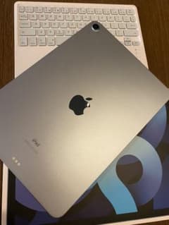 iPad Air (第4世代) 64GB ＆キーボード 【6月限定価格！！】のサムネイル