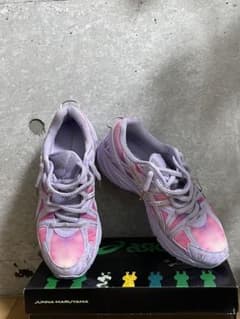 asics スニーカーのサムネイル