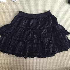 アクシーズファム 黒スカートのサムネイル