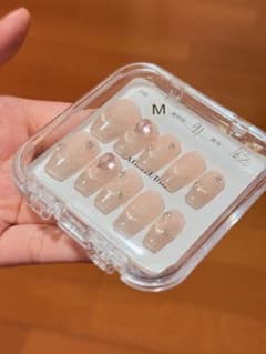 ネイルチップ ベージュ ラメ ハート 量産型 地雷系のサムネイル