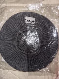 GANNI ベレー帽 グレーのサムネイル