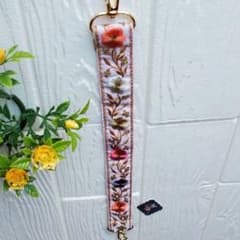 ハンドメイド　花柄　インド刺繍　ストラップのサムネイル