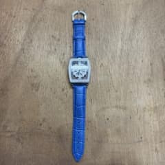 アンコキーヌ　青いクロコダイルレザー手巻き時計のサムネイル