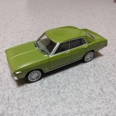 トミカリミテッドヴィンテージネオ　日産ローレル