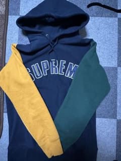 【完売カラー】Supreme アーチロゴ 刺繍ロゴ マルチカラー パーカーMのサムネイル