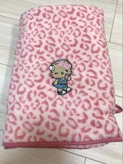 ピンクヒョウ柄 大きめバスタオル - メルカリ
