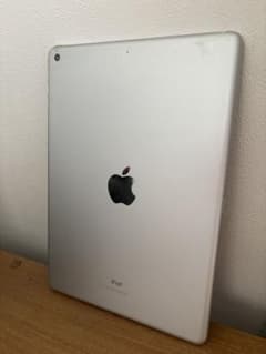 Apple iPad 本体 シルバー 第9世代 - メルカリ