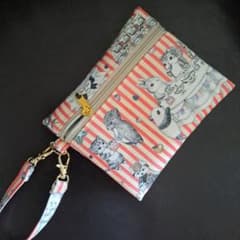 ハンドメイド ポーチ ストラップ付きユキエモン - メルカリ