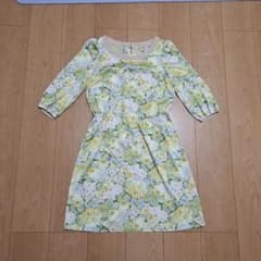 組曲　花柄ワンピースのサムネイル