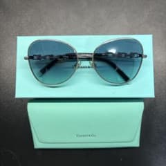 Tiffany & Co. サングラスのサムネイル