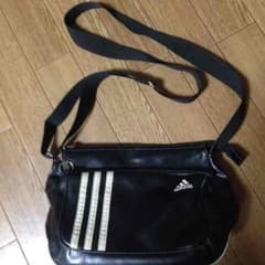 adidasショルダーバックのサムネイル