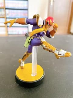 キャプテンファルコン　amiiboのサムネイル