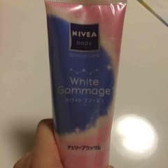 ニベア ホワイトゴマージュのサムネイル