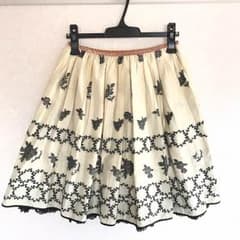 ロイスクレヨン ジャガードスカートのサムネイル