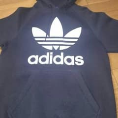 adidas パーカーのサムネイル