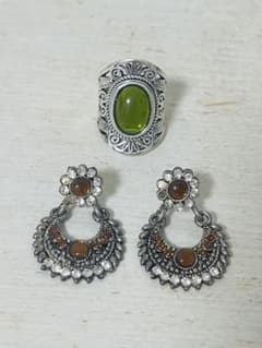 エスニックなピアス＆リングのセットのサムネイル