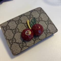 GUCCI 二つ折り財布 チェリー　さくらんぼのサムネイル