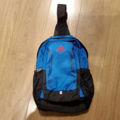 専用adidas　ボディバッグ　リュックのサムネイル