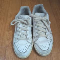 PUMA ホワイト スニーカーのサムネイル