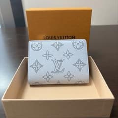 LOUIS VUITTON 二つ折り財布 モノグラム パンチング - メルカリ