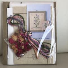 フェリシモ　刺繍キット②  ききょうのサムネイル